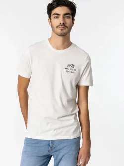 03-camiseta-con-estampado-frontal-01