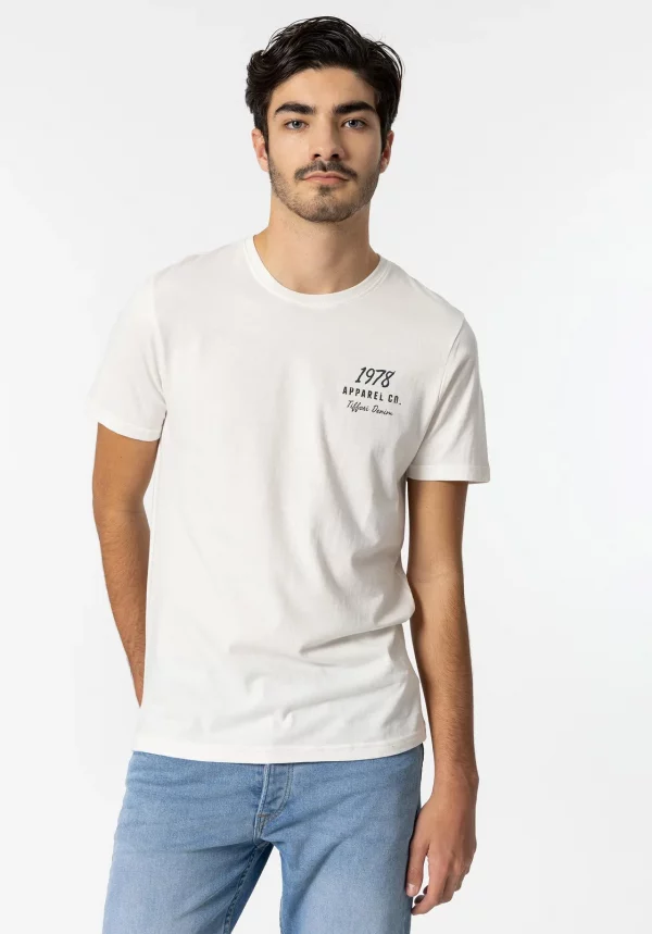 03-camiseta-con-estampado-frontal-01