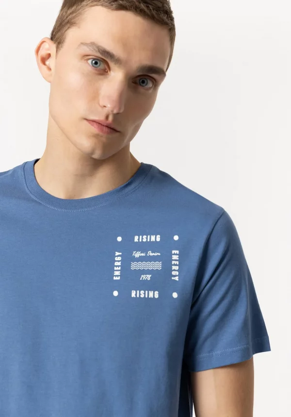 06-camiseta-con-texto-frontal-03